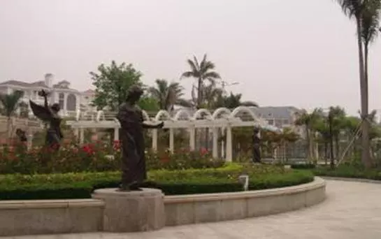 Phoenix Lakeview Resort Hotel