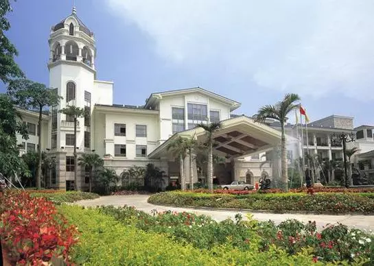 Phoenix Lakeview Resort Hotel