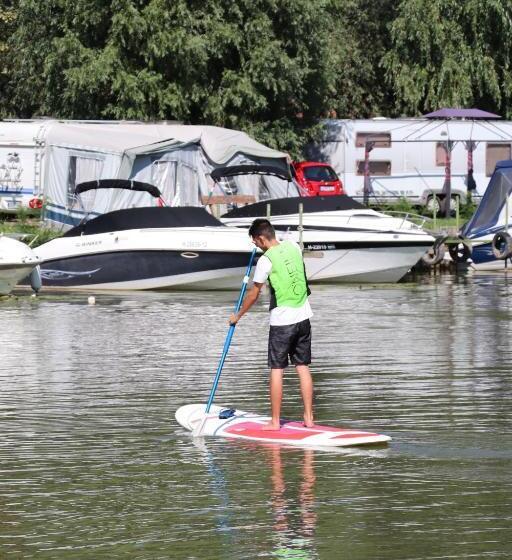 住宿加早餐  Kormorán Panzió