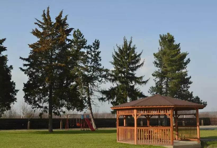 هتل Jianca Pensiune Agroturistică