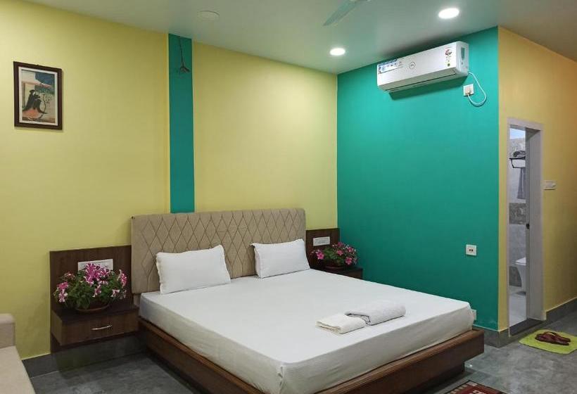 Hotel Atithya Resort