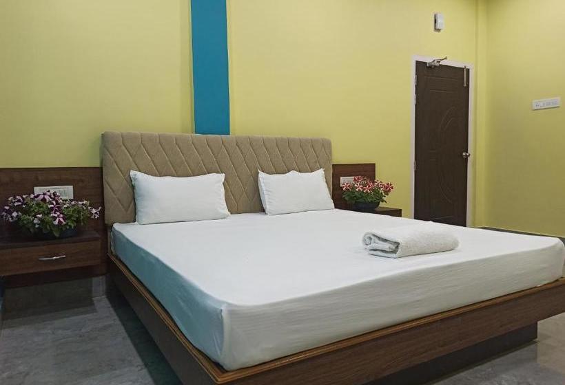 Hotel Atithya Resort