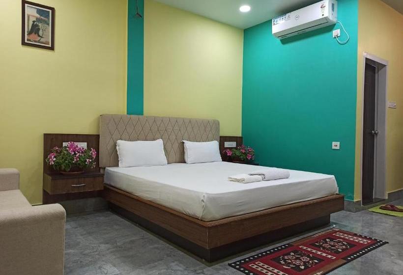 Hotel Atithya Resort