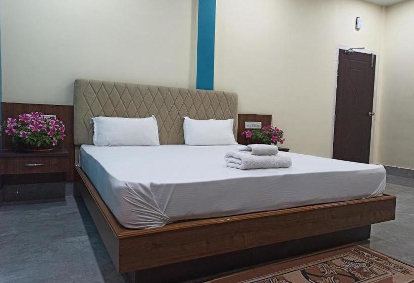 Hotel Atithya Resort