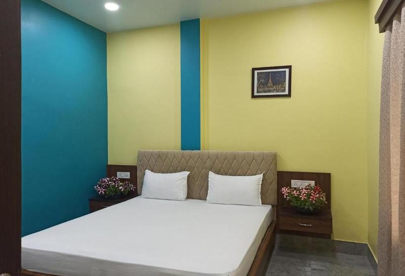 Hotel Atithya Resort