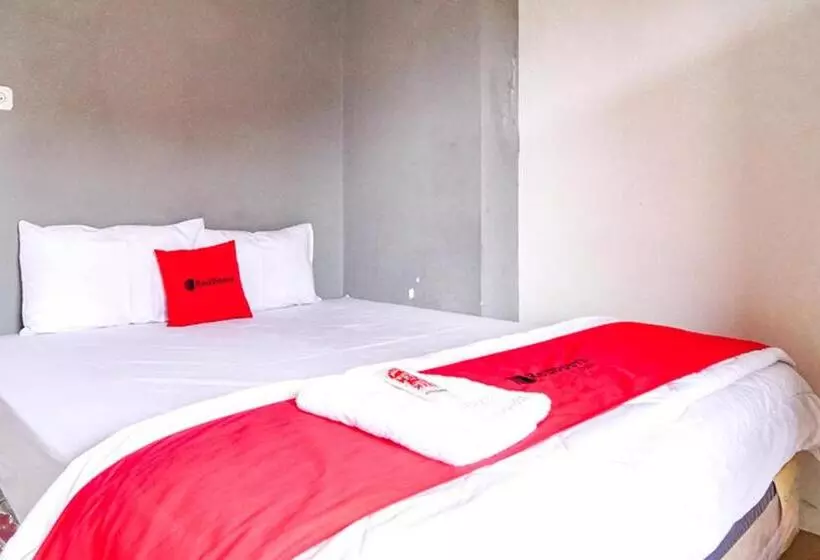 Hotelli Reddoorz @ Citraland Surabaya