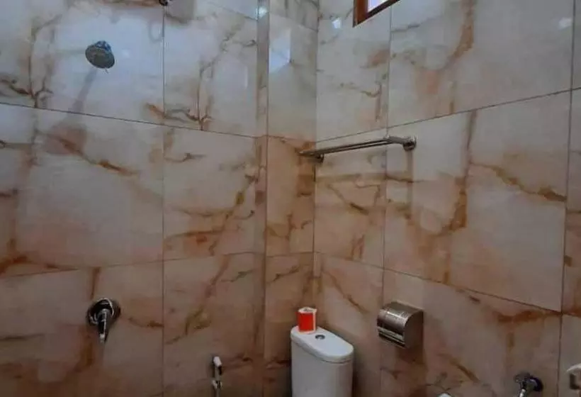 Hotelli Reddoorz Near Universitas Muhammadiyah Purwokerto