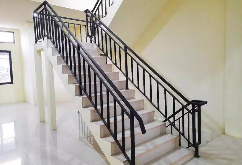 Hotelli Reddoorz Syariah Near Transmart Jambi 2