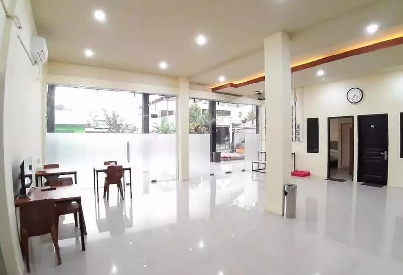 Hotelli Reddoorz Syariah Near Transmart Jambi 2