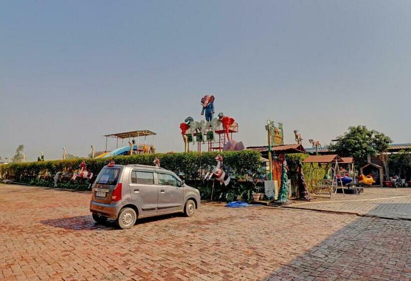 בית מלון כפרי Spot On 78074 Jungle Safari