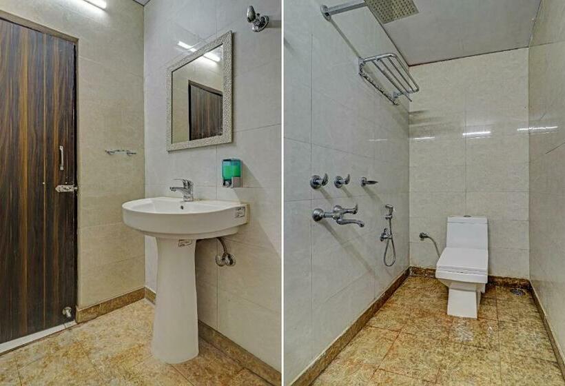 בית מלון כפרי Spot On 78074 Jungle Safari