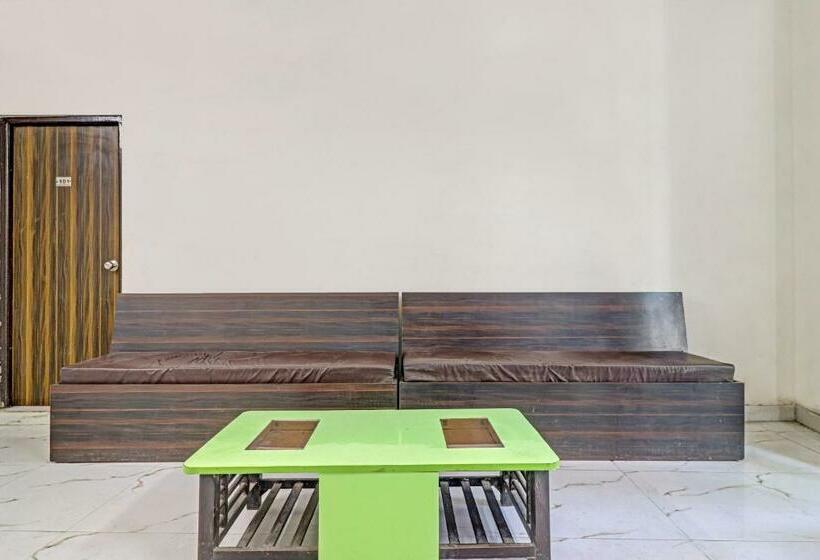 בית מלון כפרי Spot On 78074 Jungle Safari