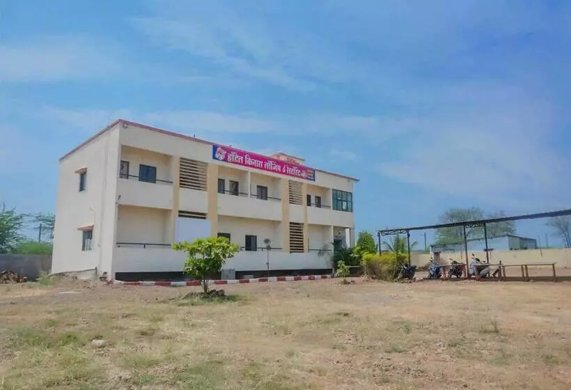 ホテル Spot On 79676 Hote Kinara Lodging And Restaurant
