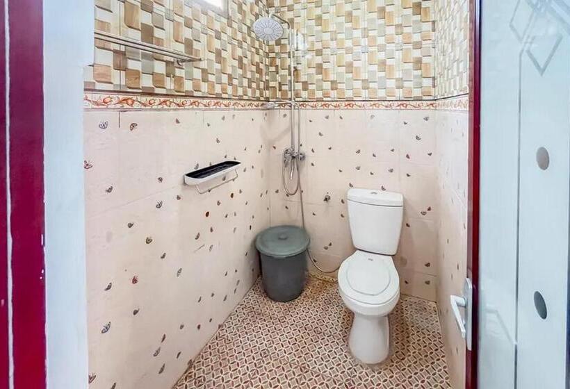 בית מלון כפרי Villa Kampoeng City Wonosalam Mitra Reddoorz