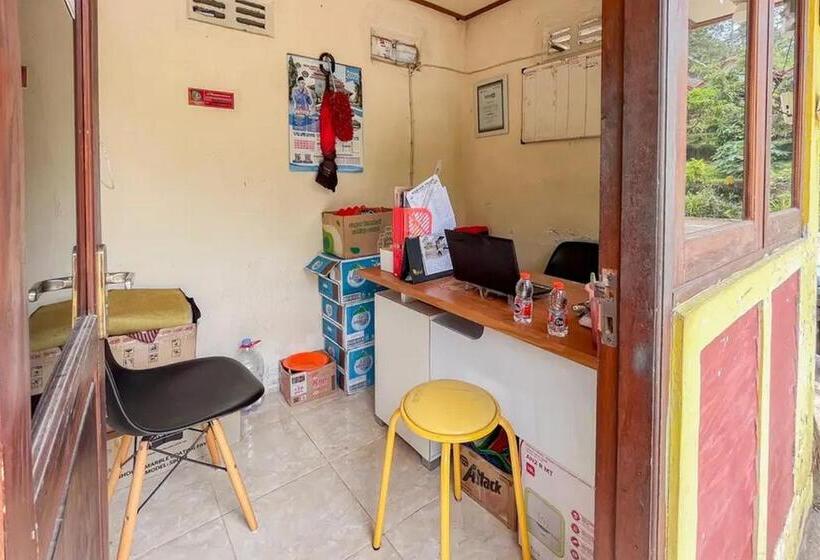 בית מלון כפרי Villa Kampoeng City Wonosalam Mitra Reddoorz