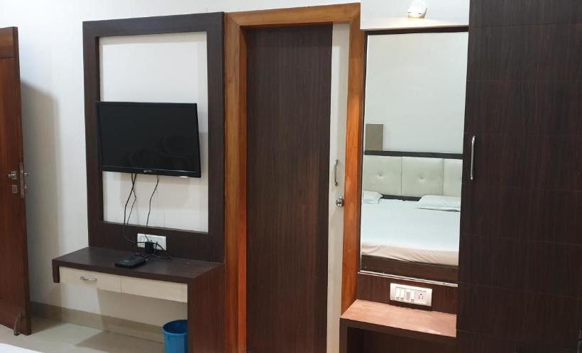 ホテル Vishwa Geeta Palace