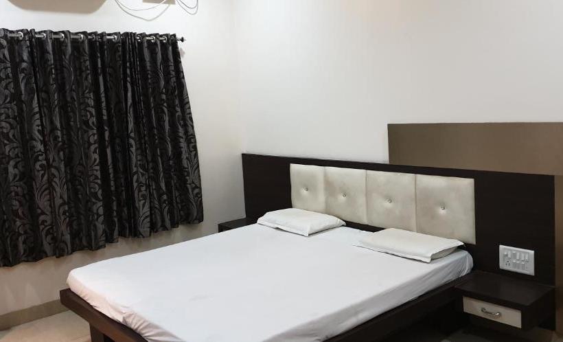 ホテル Vishwa Geeta Palace