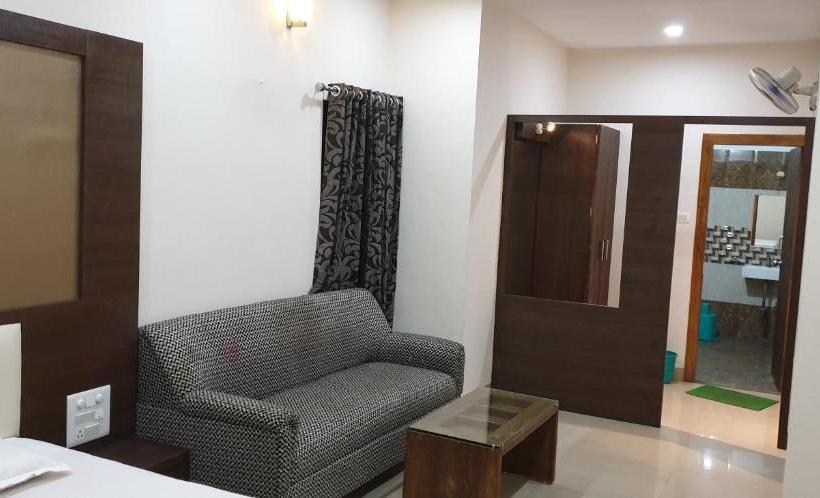 ホテル Vishwa Geeta Palace