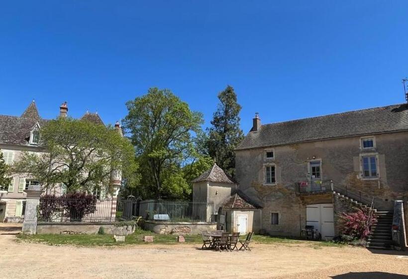 بنسيون Château Du Mauny, Gîtes Et Chambres D Hôtes En Bourgogne