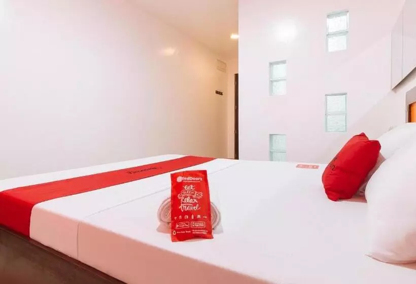 Reddoorz @ El Runway Hotel Bulacan