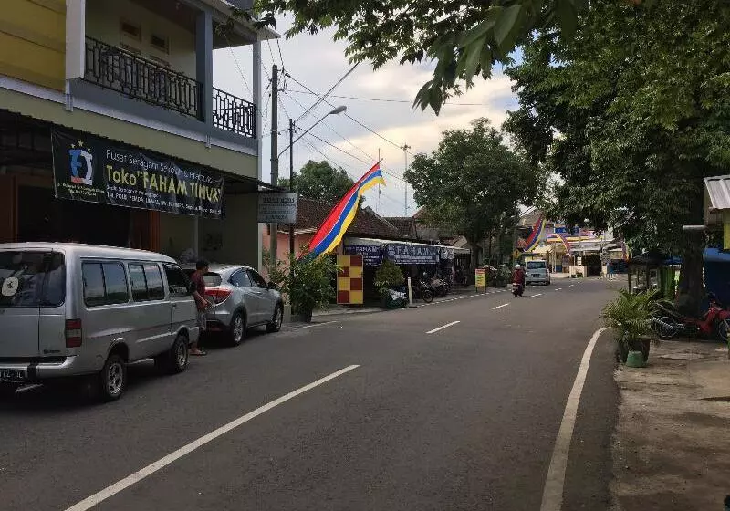 Hotelli Alami Near Alun Alun Klaten