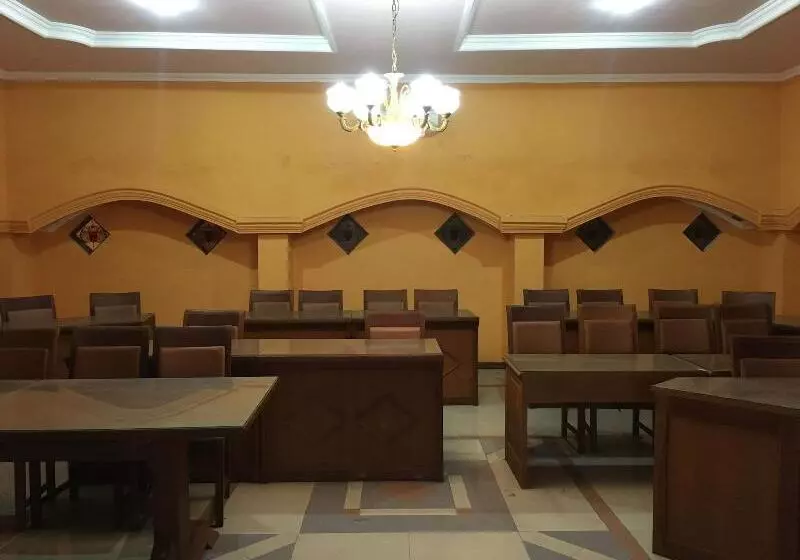 Hotelli Alami Near Alun Alun Klaten