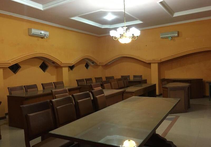 Szálloda Alami Near Alun Alun Klaten