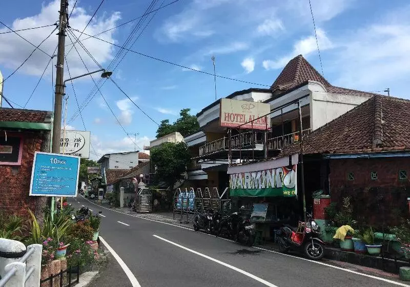 Hotelli Alami Near Alun Alun Klaten
