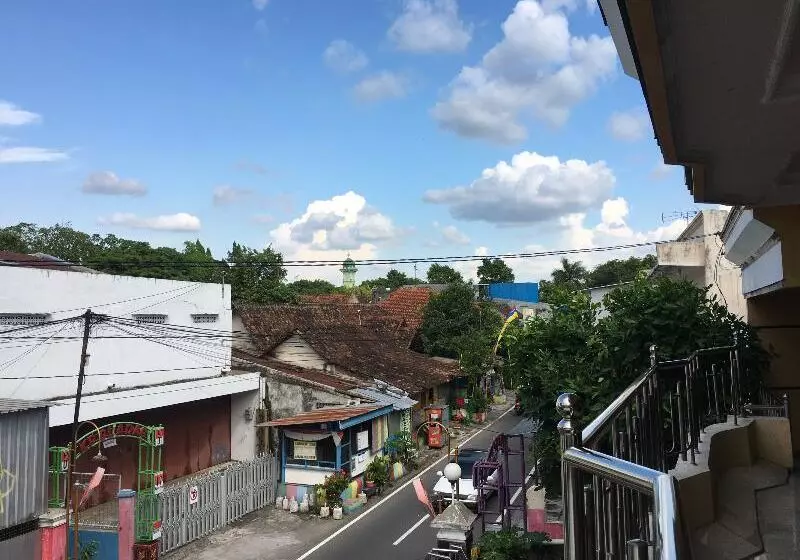 Hotelli Alami Near Alun Alun Klaten