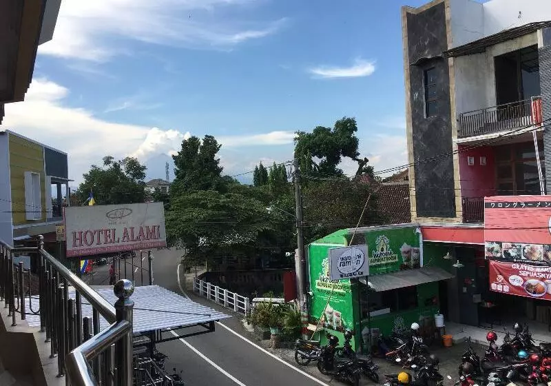 Hotelli Alami Near Alun Alun Klaten