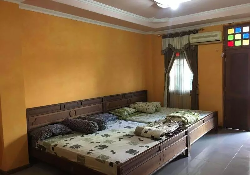 Hotelli Alami Near Alun Alun Klaten