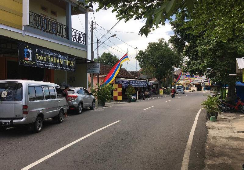 Szálloda Alami Near Alun Alun Klaten