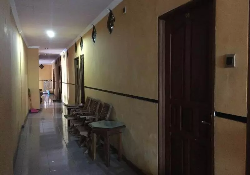 Hotelli Alami Near Alun Alun Klaten