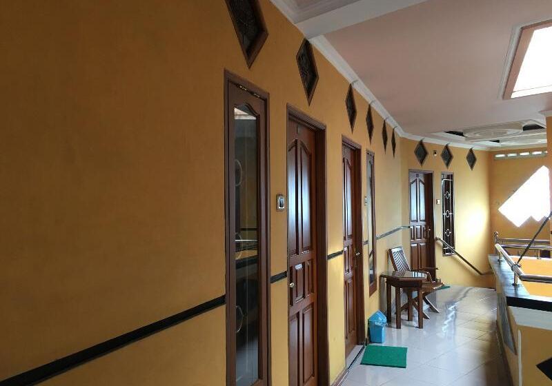 Szálloda Alami Near Alun Alun Klaten