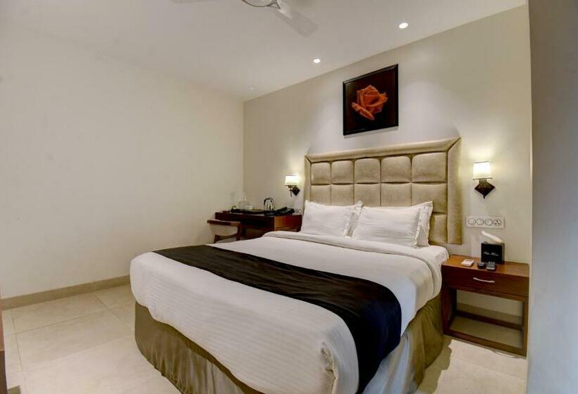 Отель Elite Homes