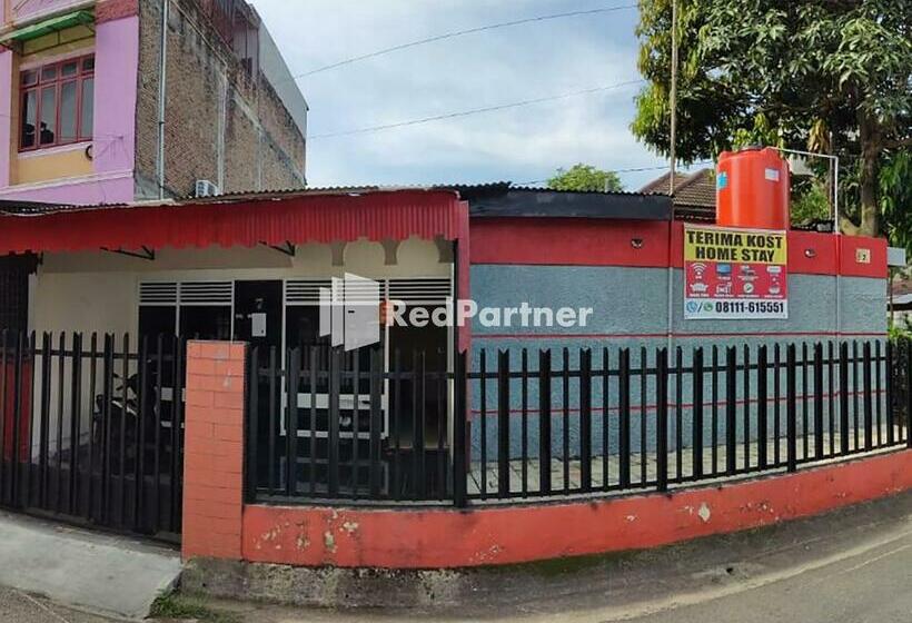 Otel Kost Homestay Redpartner