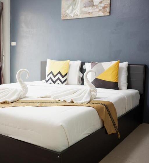 Отель Supachai Inn