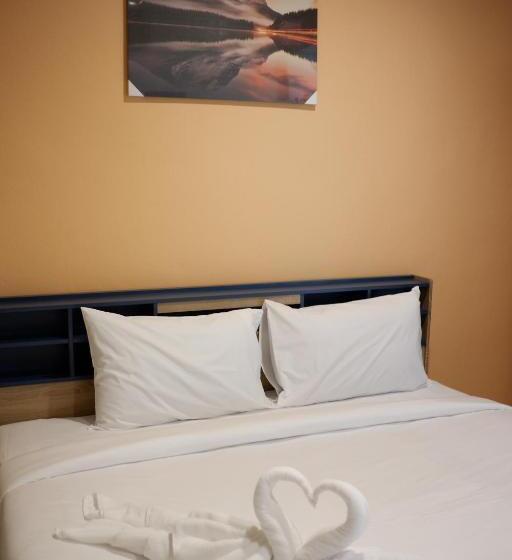 Отель Supachai Inn