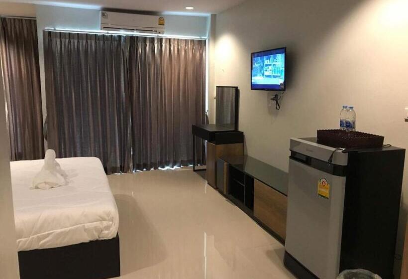 Отель Supachai Inn