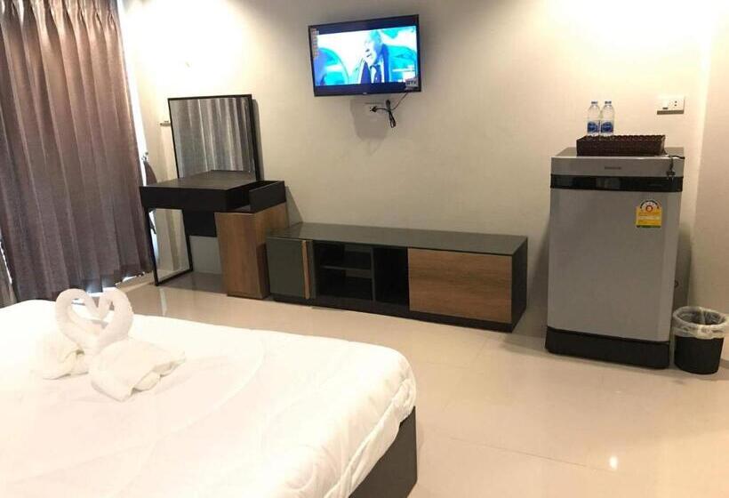 Отель Supachai Inn