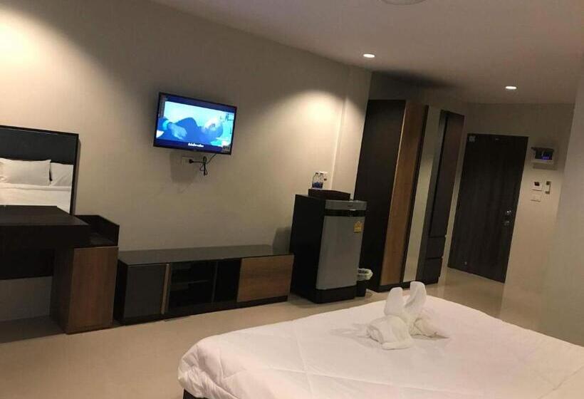 Отель Supachai Inn