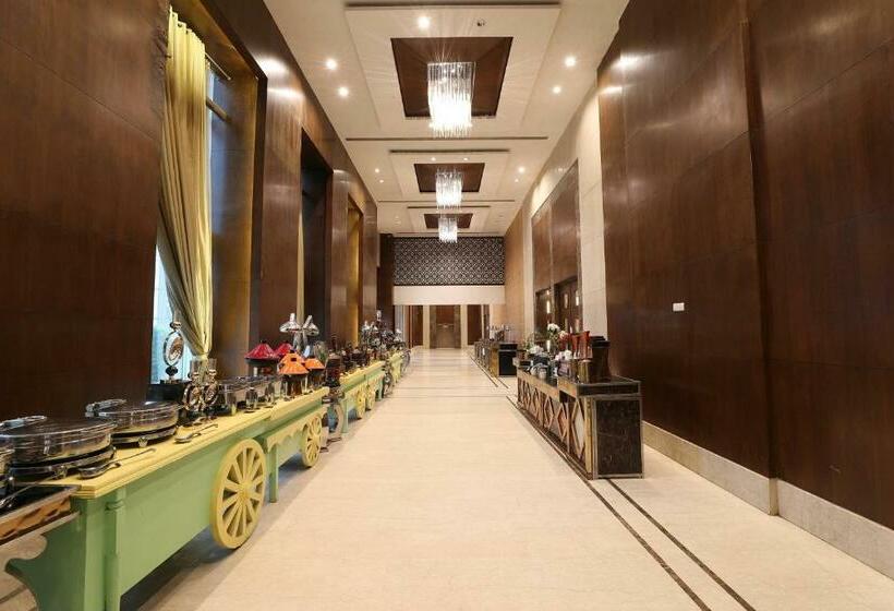 Hotel Tivoli Royal Palace