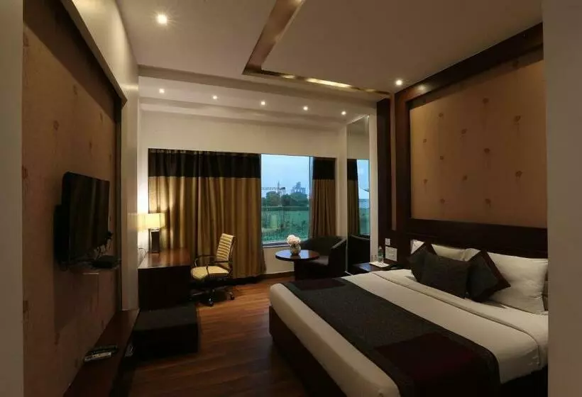 Hotelli Tivoli Royal Palace