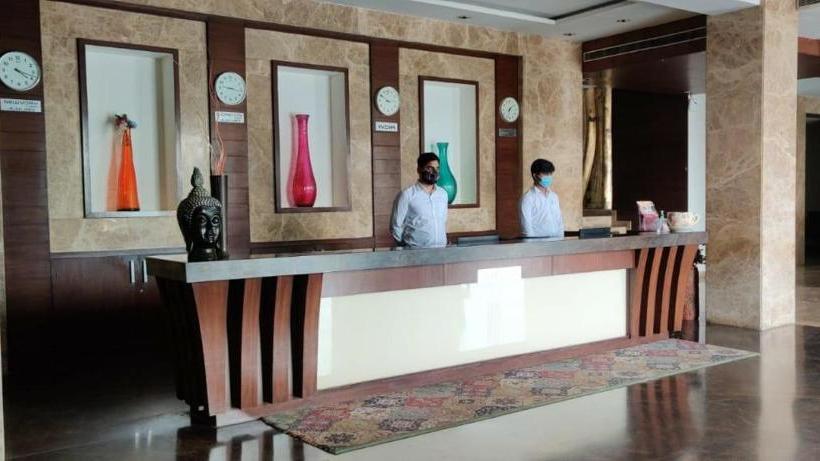 Hotel Tivoli Royal Palace