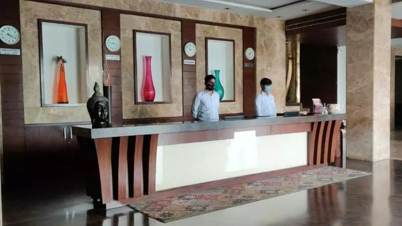 Hotelli Tivoli Royal Palace