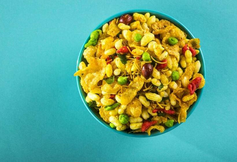 Отель Vaccinated Staff Oyo Town House 402  Santosh Palace