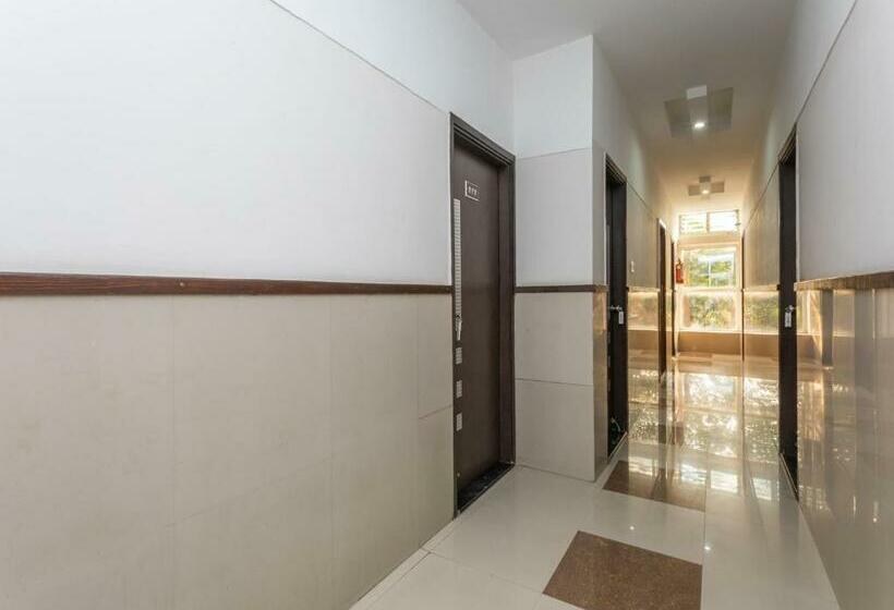 호텔 Vaccinated Staff Oyo Town House 402 Santosh Palace