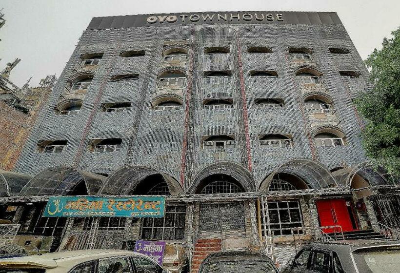 호텔 Vaccinated Staff Oyo Town House 402 Santosh Palace