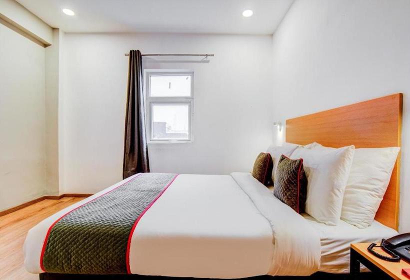 호텔 Vaccinated Staff Oyo Town House 402 Santosh Palace