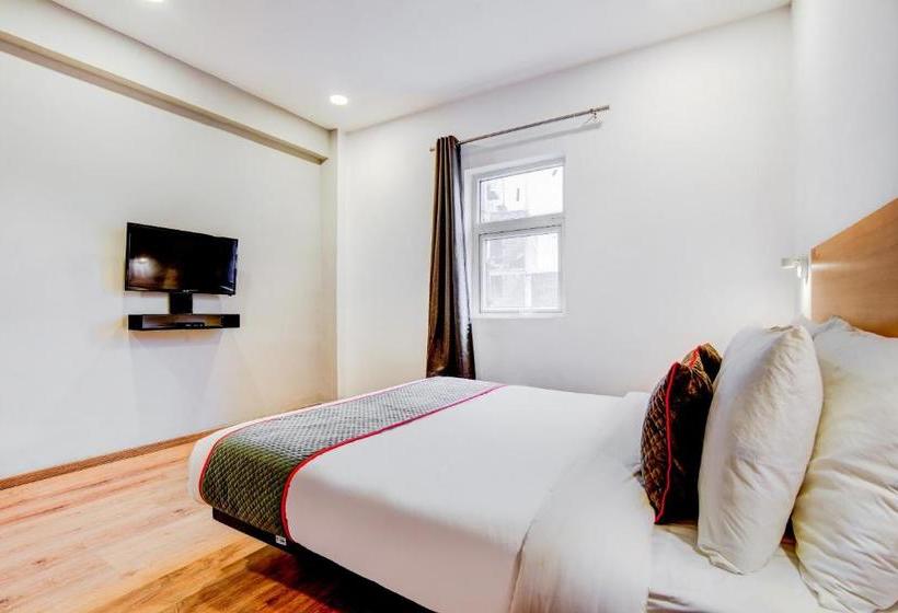 Отель Vaccinated Staff Oyo Town House 402  Santosh Palace